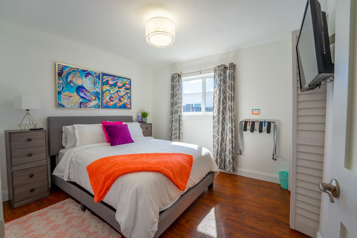 Bedroom two · Queen bed